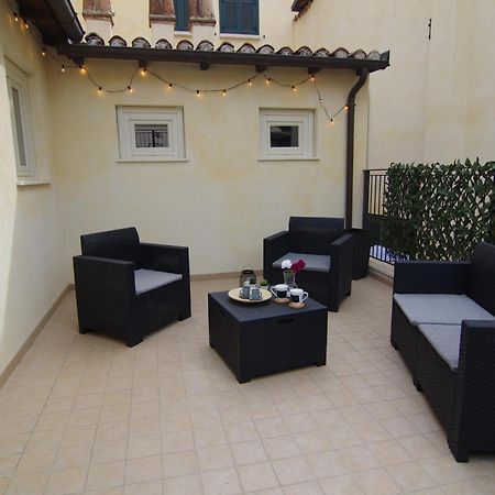 Cozy House Con Corte Privata In Centro Storico Aq LʼAquila Exterior foto
