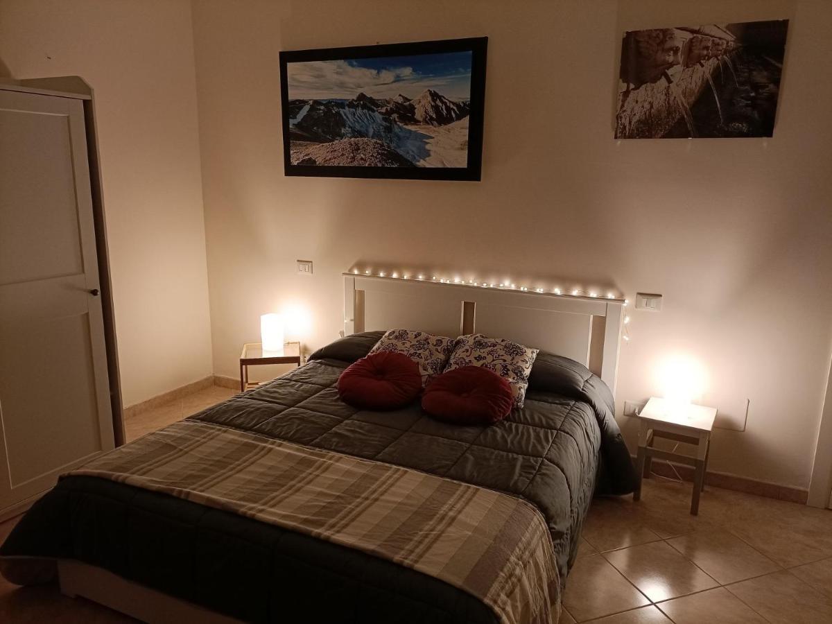 Cozy House Con Corte Privata In Centro Storico Aq LʼAquila Exterior foto